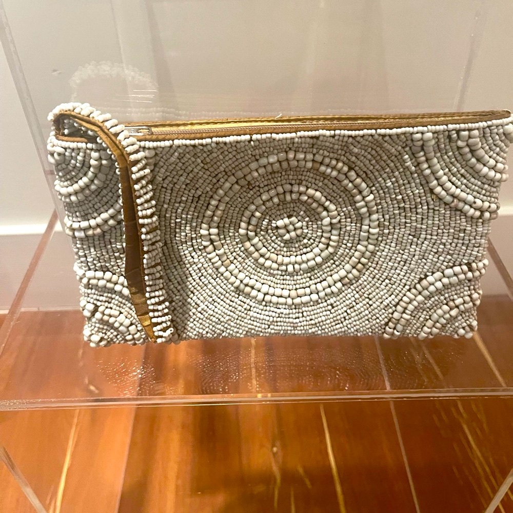 Tommy Bahama ivory authentic shell/bead wristlet clutch. Perfect for summer! - Picture 4 of 7